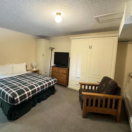 The Griz Inn By Park Vacation Management Fernie Exterior photo