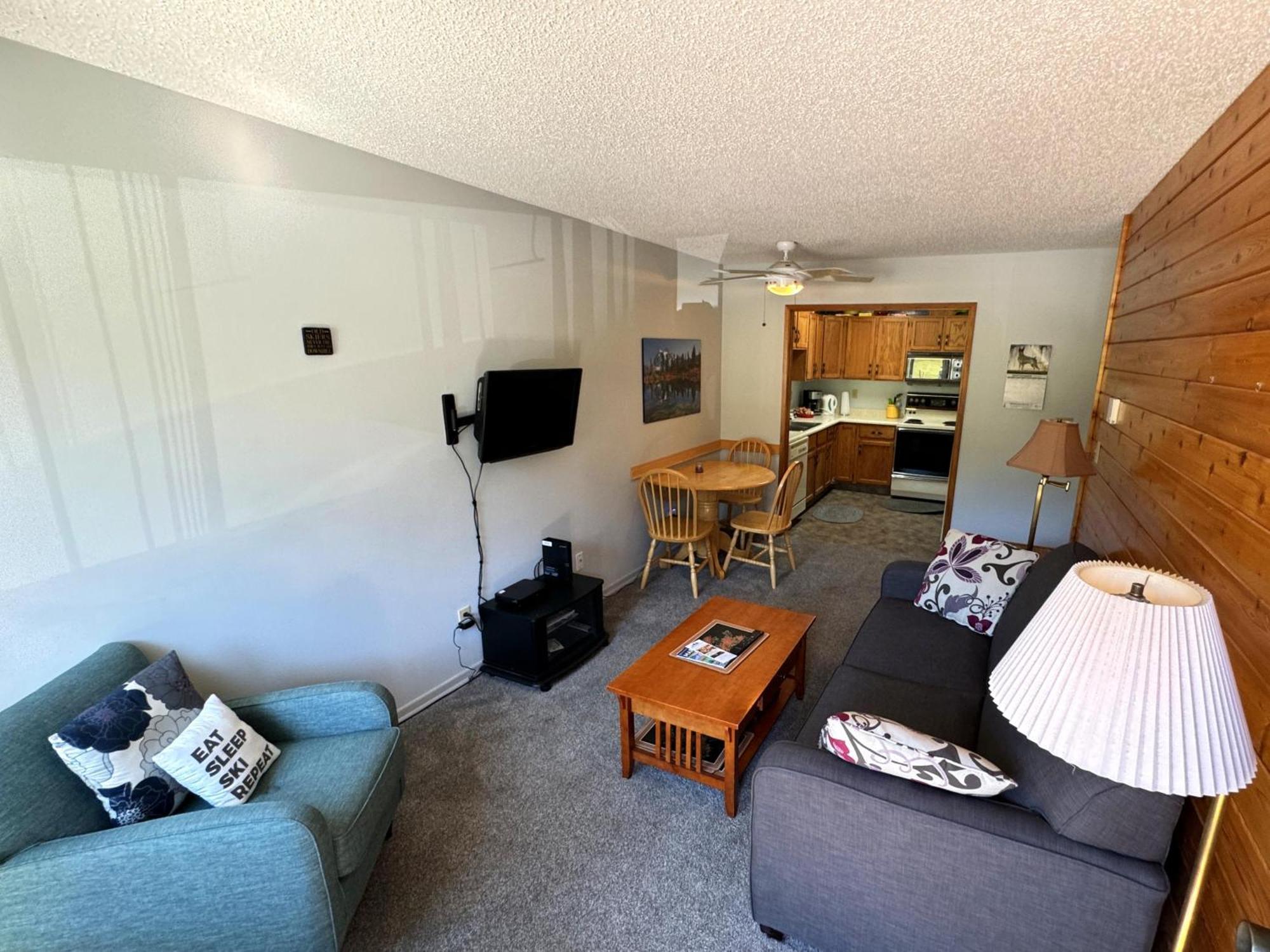 The Griz Inn By Park Vacation Management Fernie Exterior photo
