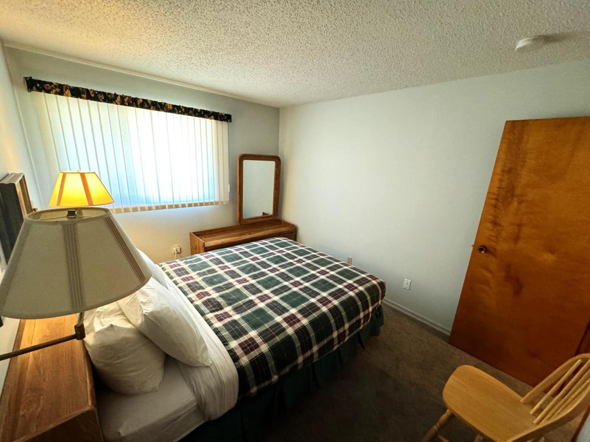 The Griz Inn By Park Vacation Management Fernie Exterior photo